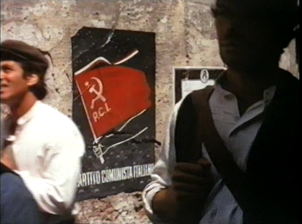 Из какого очень известного фильма этот кадр, с плакатом Итальянской коммунистической партии?