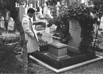 Пазолини на могиле марксистского философа Антонио Грамши